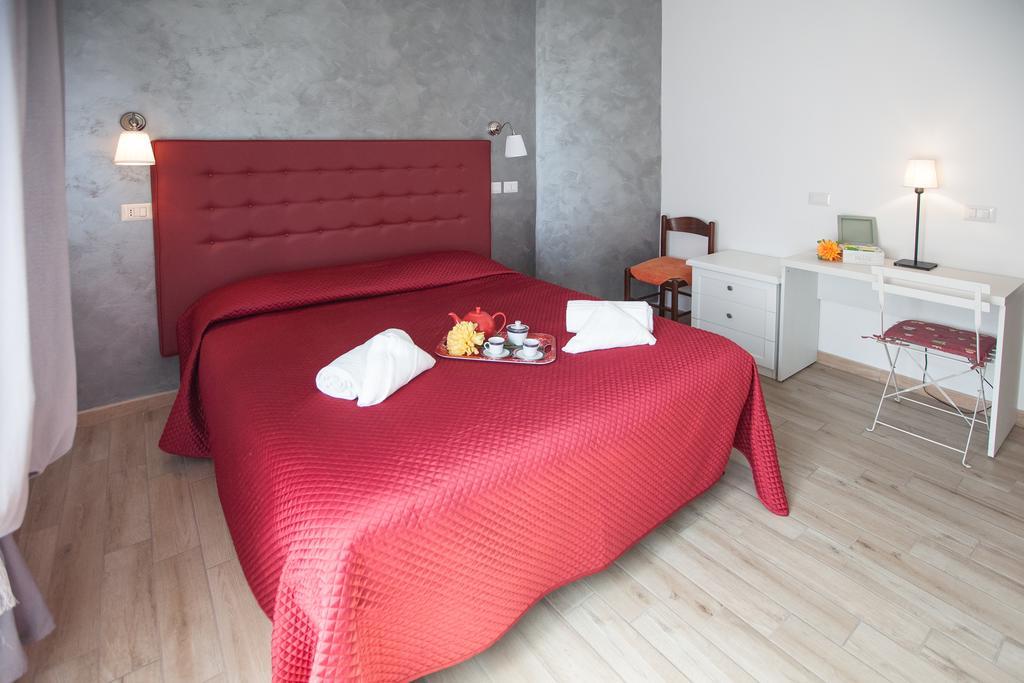 Carillon Apartment Чивитавекия Екстериор снимка