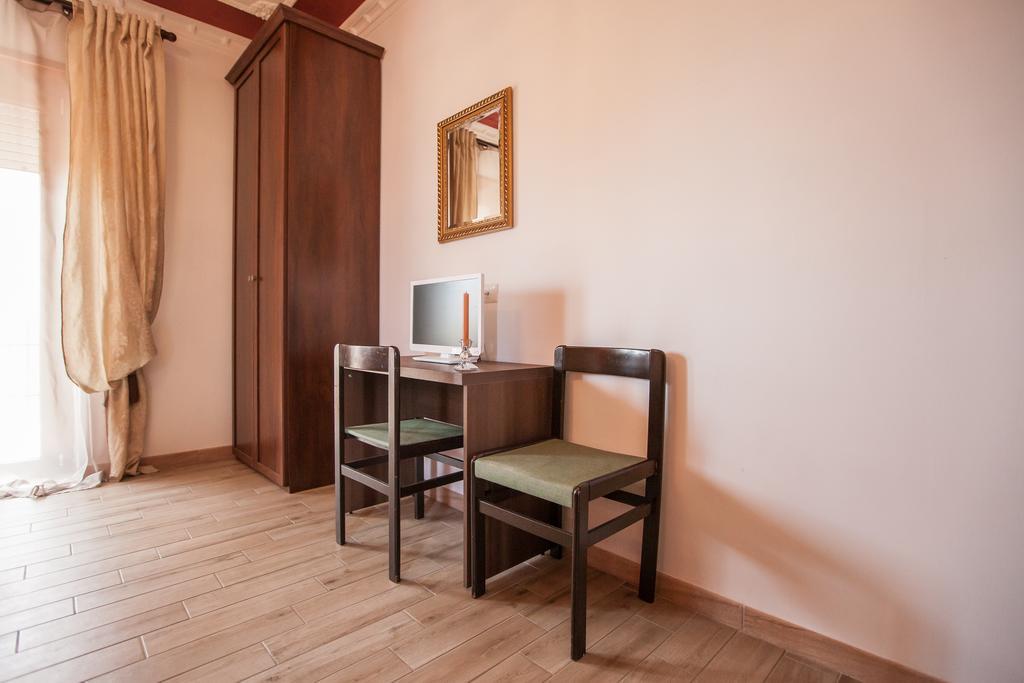 Carillon Apartment Чивитавекия Екстериор снимка