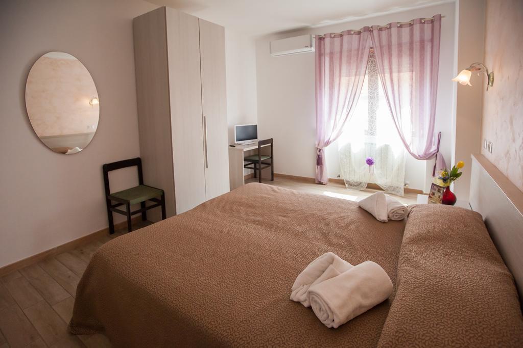 Carillon Apartment Чивитавекия Екстериор снимка