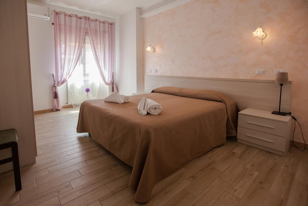Carillon Apartment Чивитавекия Екстериор снимка